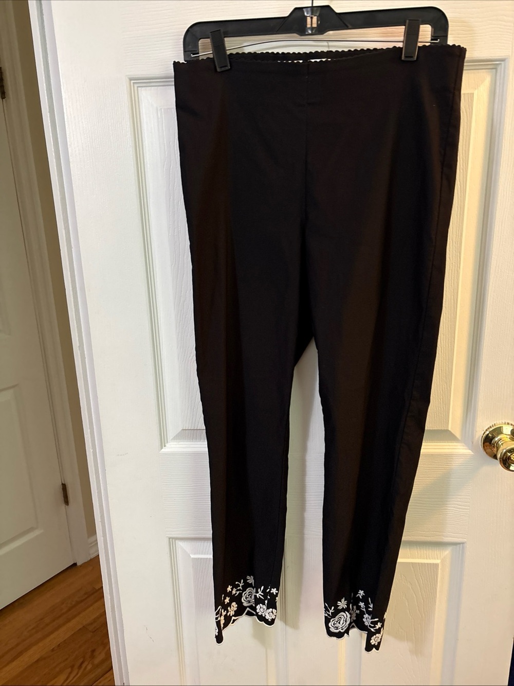 Elle Black Skinny Pants with White Floral Embroidery